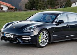 Porsche Panamera Sport Turismo Turbo S E-Hybrid