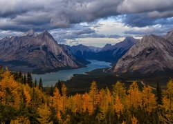Jesień, Rzeka, Drzewa, Góry Skaliste, Chmury, Skały, Kananaskis, Alberta, Kanada