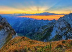 Góry, Alpy Zachodnie, Prealpy Szwajcarskie, Szczyt Altmann, Zachód słońca, Dolina, Szwajcaria