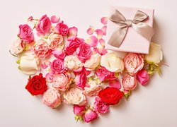 Kwiaty, Róże, Prezent, Serce, Walentynki