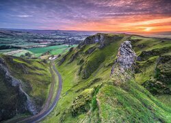 Anglia, Derbyshire, Park Narodowy Peak District, Góry, Przełęcz, Winnats Pass, Wschód słońca