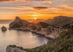 Przylądek Formentor, Wybrzeże, Góry Serra de Tramuntana, Morze, Zachód słońca, Wyspa Majorka, Hiszpania