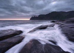 Punkt widokowy Tungeneset na wyspie Senja w Norwegii