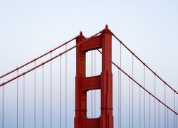 Pylon mostu Golden Gate Bridge