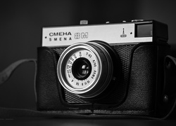 Radziecki małoobrazkowy kompaktowy aparat fotograficzny Smiena 8M