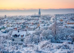 Zima, Śnieg, Domy, Kościół, Miasto, Ratyzbona, Regensburg, Bawaria, Niemcy, Zdjęcie miasta