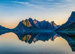 Poranek, Góry, Jezioro, Odbicie, Reinefjorden, Lofoty, Norwegia