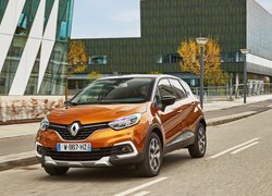 Renault Captur, Droga, Budynki