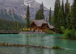 Restauracja, Cilantro on the Lake, Dom, Most, Jezioro, Emerald Lake, Góry, Park Narodowy Yoho, Kolumbia Brytyjska, Kanada