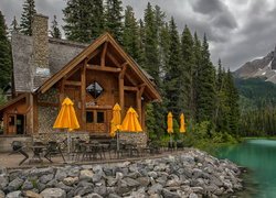 Restauracja, Cilantro on the Lake, Dom, Parasole, Jezioro, Emerald Lake, Góry, Park Narodowy Yoho, Kolumbia Brytyjska, Kanada