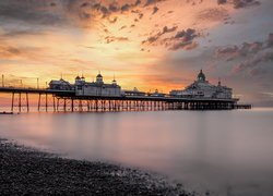 Restauracja na molo Eastbourne Pier w południowej Anglii