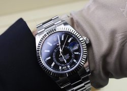 Zegarek, Rolex Sky Dweller