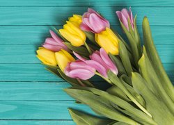 Różowe i żółte tulipany