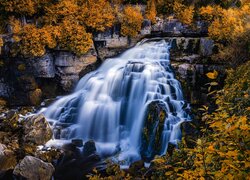 Kanada, Ontario, Inglis Falls, Wodospad, Skały, Jesień, Drzewa, Pożółkłe, Liście