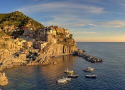 Wybrzeże, Cinque Terre, Morze Liguryjskie, Łódki, Skały, Domy, Manarola, Liguria, Włochy