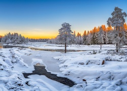 Finlandia, Prowincja Oulu, Rzeka, Wschód słońca, Zima