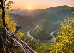 Góry Rodopy, Rzeka Arda, Zakole, Drzewa, Promienie słońca, Bułgaria