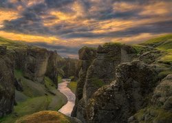 Skały, Góry, Kanion Fjadrargljufur, Rzeka Fjadra, Islandia