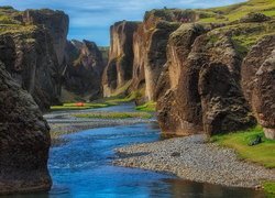 Skały, Kanion Fjadrargljufur, Rzeka Fjadra, Islandia