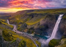 Islandia, Rzeka Fossa, Wodospad Haifoss, Wąwóz, Skały, Zachód słońca, Chmury