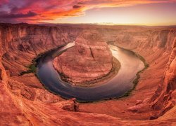 Rzeka Kolorado River w Parku Narodowym Glen Canyon