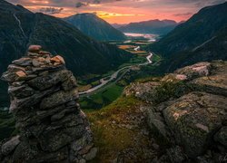 Wąwóz, Rzeka Rauma, Góry, Skały, Kamienie, Dolina, Romsdalen, Norwegia