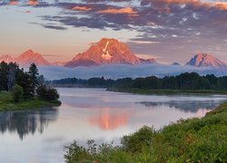 Park Narodowy Grand Teton, Góra Mount Moran, Rzeka Snake River, Jesień, Drzewa, Góry, Stan Wyoming, Stany Zjednoczone