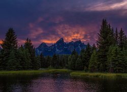 Park Narodowy Grand Teton, Rzeka Snake River, Góry Teton Range, Drzewa, Zachód słońca, Stan Wyoming, Stany Zjednoczone