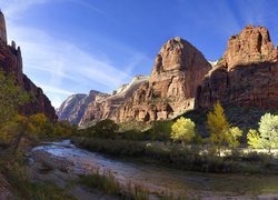 Góry, Góra Great White Throne, Skały, Rzeka, Virgin River, Park Narodowy Zion, Utah, Stany Zjednoczone