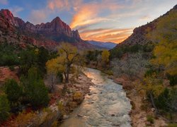 Stany Zjednoczone, Stan Utah, Park Narodowy Zion, Góry, Góra Watchman, Rzeka, Virgin River, Drzewa, Zachód słońca