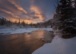 Kanada, Yukon, Wheaton Valley, Wheaton River Wilderness Retreat, Rzeka, Zima, Śnieg, Drzewa, Zachód słońca