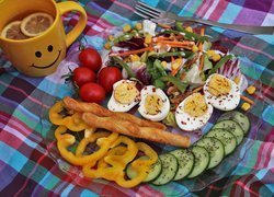 Sałatka z jajkiem i warzywami