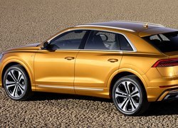 Audi Q8, Bok