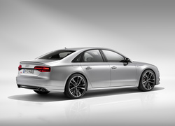 Samochód Audi S8 plus rocznik 2015