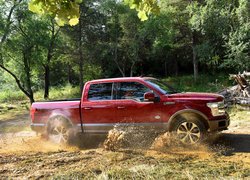 Samochód Ford F-150 z roku 2018