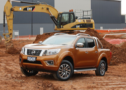 Nissan NP300 Navara, 2015, Koparka