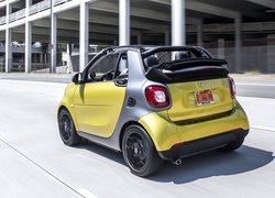 Żółty, Smart Fortwo Cabrio, 2017, Ulica Smart Fortwo