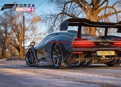 Samochód wyścigowy w grze Forza Horizon 4
