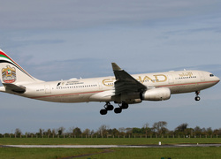 Samolot A6-EYP Airbus A330-243 linii lotniczej Etihad Airways