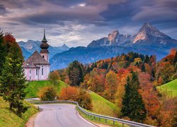 Kościół, Sanktuarium Maria Gern, Jesień, Drzewa, Droga, Góry, Alpy Salzburskie, Berchtesgaden, Bawaria, Niemcy