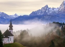 Góry, Alpy Salzburskie, Kościół, Drzewa, Mgła, Sanktuarium Maria Gern, Berchtesgaden, Bawaria, Niemcy