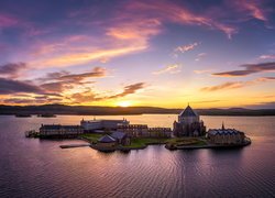 Sanktuarium St Patrickss Purgatory na jeziorze Lough Derg