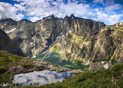 Norwegia, Okręg Møre og Romsdal, Dolina Romsdalen, Góry Romsdalsalpane, Ściana Trolli - Trollveggen