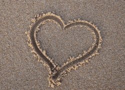 Serce narysowane na piasku