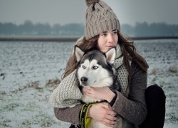 Pies, Siberian husky, Czapka, Pole, Dziewczyna, Szalik