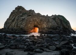 Stany Zjednoczone, Stan Kalifornia, Big Sur, Skała, Keyhole Rock, Kamienie, Wybrzeże