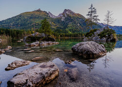 Niemcy, Bawaria, Gmina Berchtesgadener, Góry, Alpy, Las, Jezioro Hintersee, Kamienie, Skały