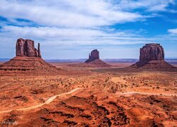Skały Monument Valley na Wyżynie Kolorado w Arizonie