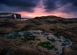 Hiszpania, Prowincja Lugo, Gmina Ribadeo, Plaża Katedr, Plaża As Catedrais, Wybrzeże, Skały, Zachód słońca