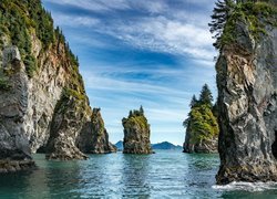 Skały, Park Narodowy Kenai Fjords, Stan Alaska, Stany Zjednoczone, Drzewa, Morze